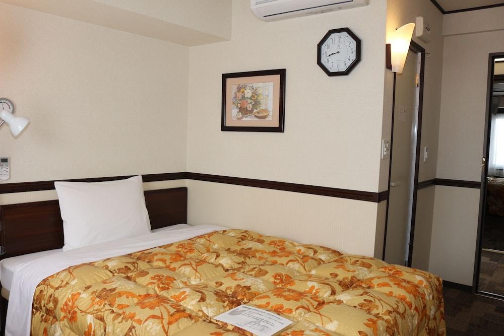 Toyoko Inn Shin-Osaka Chuo-Guchi Shinkan מראה חיצוני תמונה