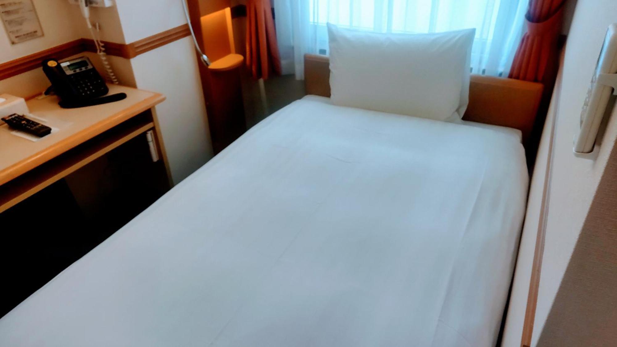 Toyoko Inn Shin-Osaka Chuo-Guchi Shinkan חדר תמונה